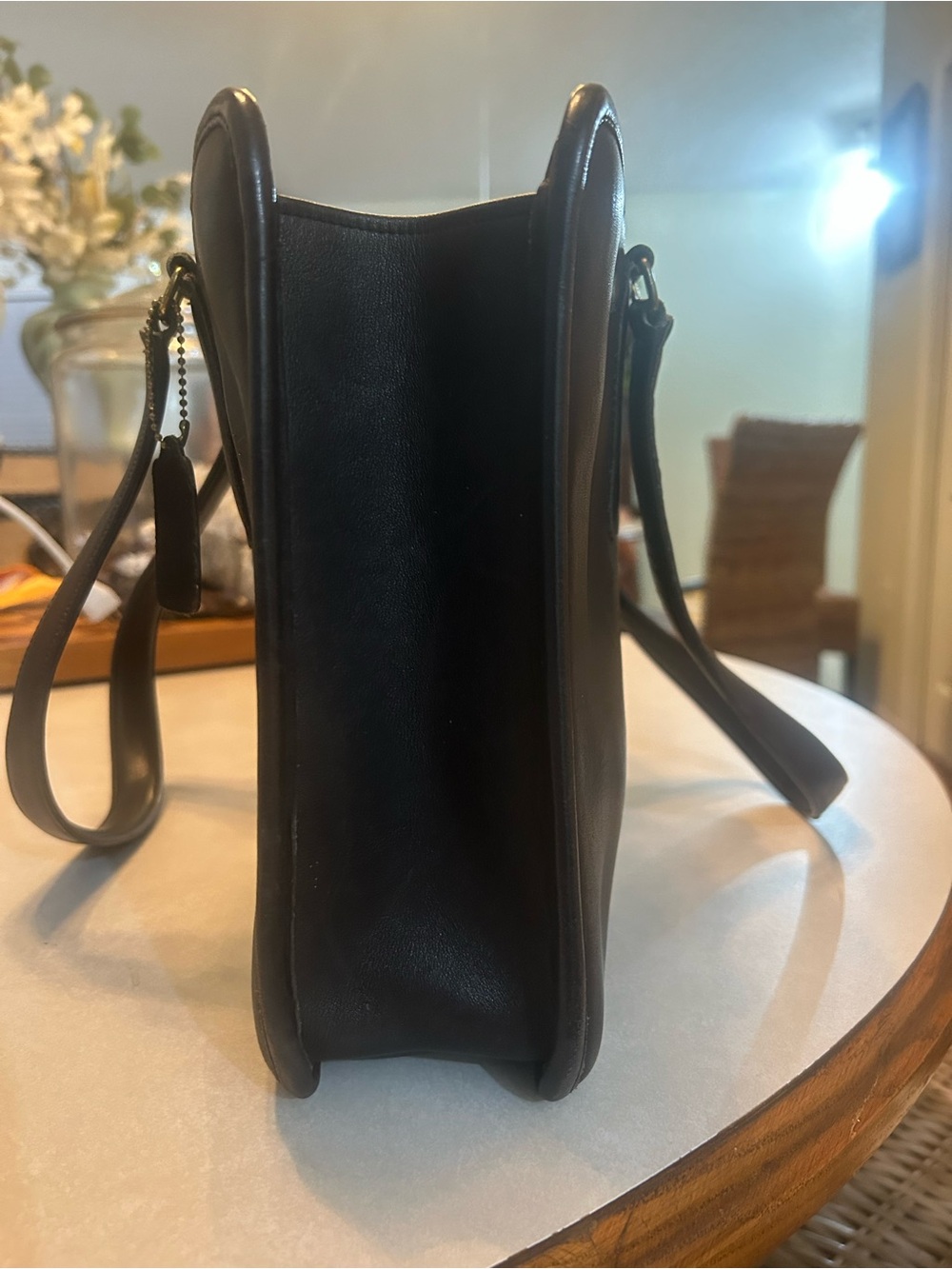 Vintage Classic Coach Black Leather Handbag made in NYwith Brass Accents and Tag - Picture 6 of 13